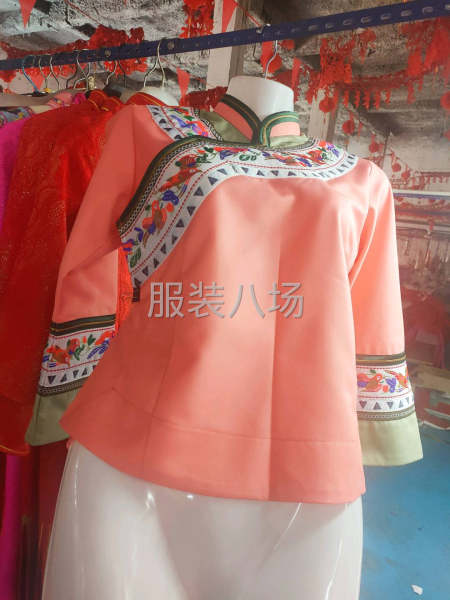 连衣裙，工装裤，皮衣-第4张图片