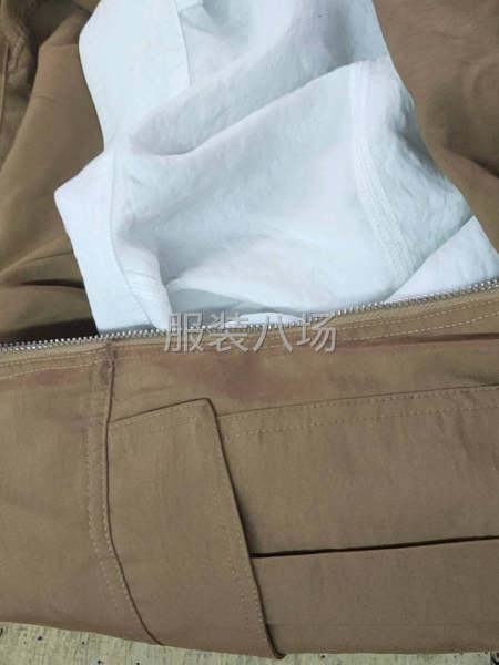 连衣裙，工装裤，皮衣-第9张图片