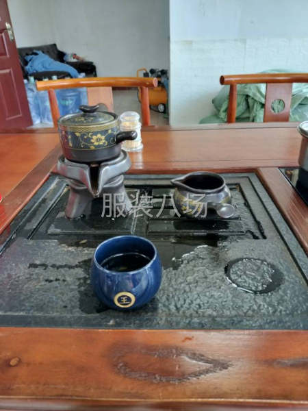本公司常年生产针织网单体恤衫，连衣裙货源充足，价格高，工资准-第2张图片