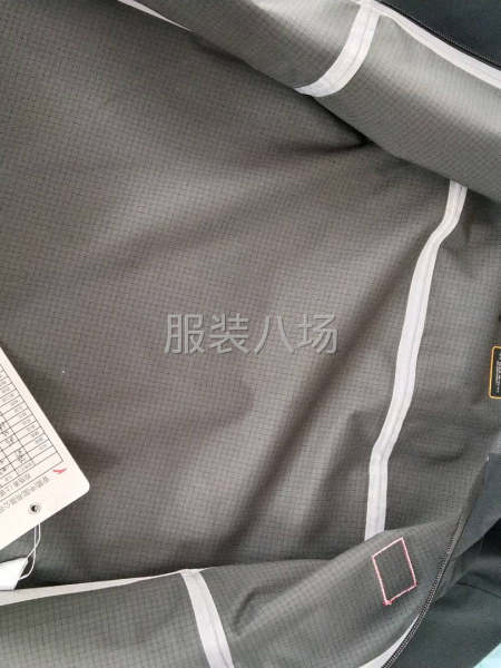 承接各種壓膠沖鋒衣，羽絨服.棉服-第2張圖片