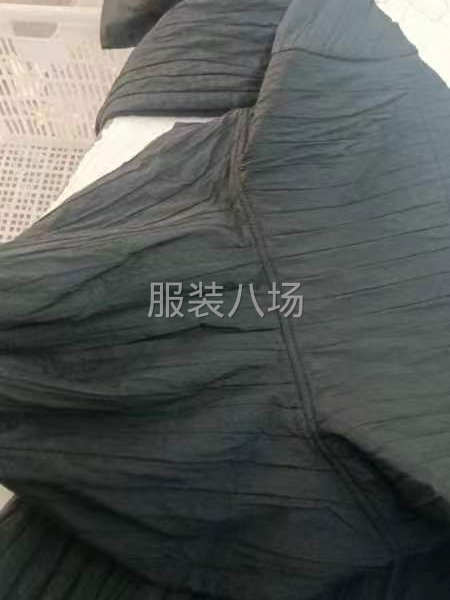 招聘风衣车工.活简单量大-第3张图片