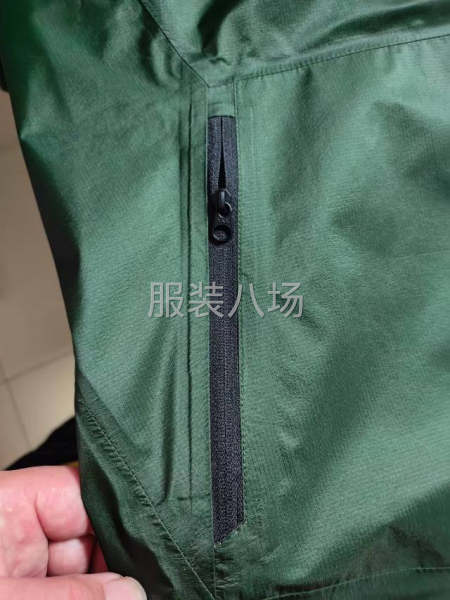 承接整件冲锋衣户外运动服压胶，硬壳软壳都可以，高品质加工-第9张图片