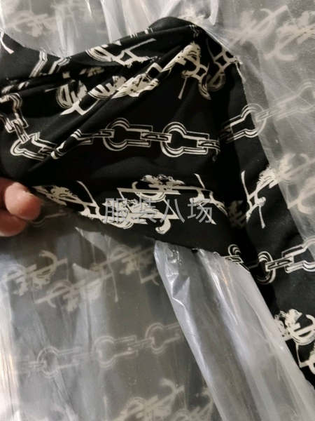本裁剪房招长期裁剪两名，工资月发-第1张图片
