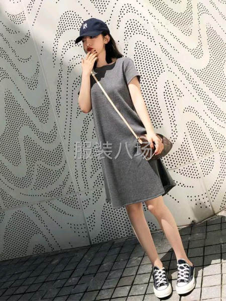 批發連衣裙100件-第1張圖片