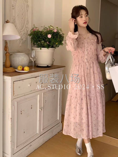 碎花连衣裙高工价款式简单-第1张图片