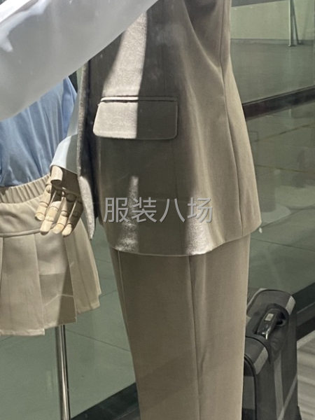 承接梭織面料、校服、工作服、團體定制單  大衣風衣等-第1張圖片