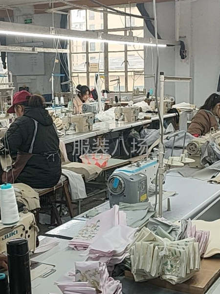 招聘熟练缝纫机师傅，小烫，大烫，包月，流水，整件，计件都可以-第1张图片