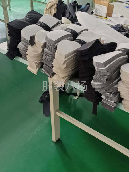 招聘专业做裤子的流水车工，专业做前后片4名，上拉链2名-第3张图片