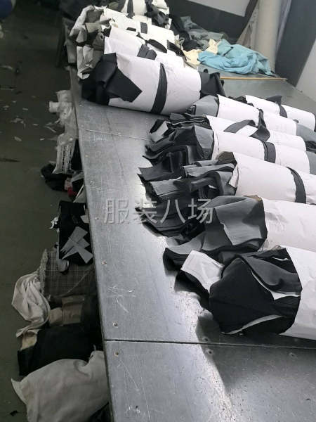 急招服裝成件流水車工多名單大工資準時堆起做-第1張圖片