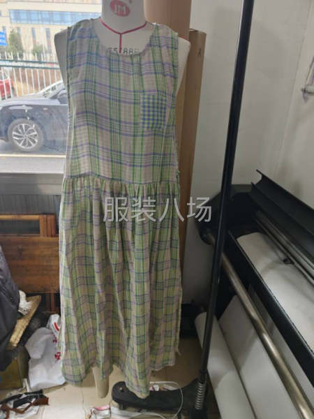 承接四號(hào)橋女裝-第1張圖片