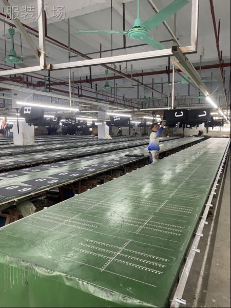金太阳印花工厂，有两条生产线，一条手工印花，一条数热转移印。-第2张图片