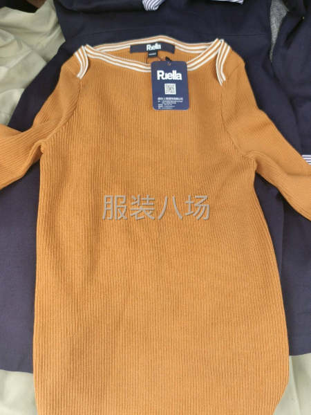 自己撤下来的服装，品牌杂款女装，男装卫衣毛衣-第3张图片