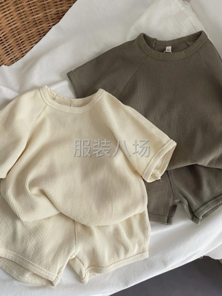 童装套装 简单款式-第2张图片