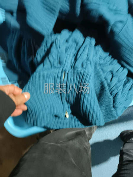 邊貿衣服貨不急-第7張圖片