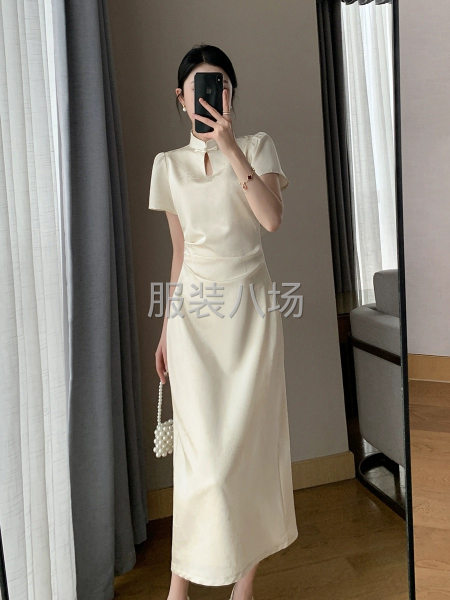 自产自销网店女装，单价高-第4张图片