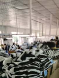 undefined - 服装加工厂棉服羽绒服找长期合作的货主 - 图1