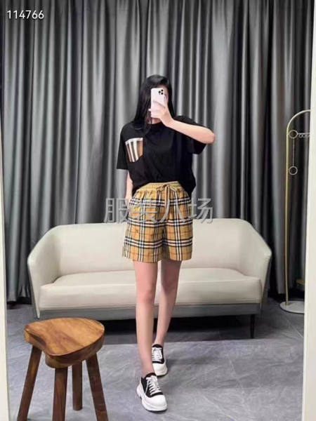 批发圆领短袖T恤衫男女同款潮牌-第5张图片