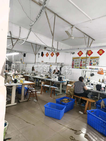 熟练操作各种服装机器-第2张图片