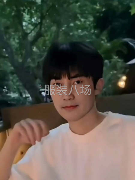 专业生产：风衣，防晒衣，机行棉衣，棉衣，两面穿服装。-第1张图片