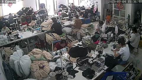 undefined - 本厂有二十三个工人，承接夹克，卫衣，棉衣，防晒服，T恤衫校服 - 图4