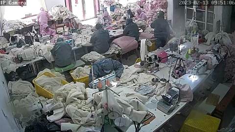 undefined - 本厂有二十三个工人，承接夹克，卫衣，棉衣，防晒服，T恤衫校服 - 图2