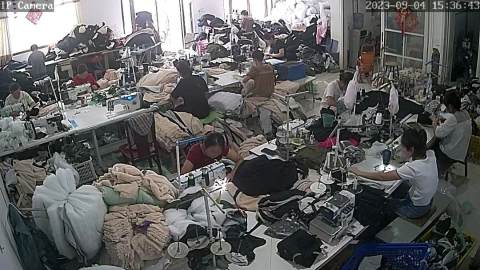 undefined - 本厂有二十三个工人，承接夹克，卫衣，棉衣，防晒服，T恤衫校服 - 图3