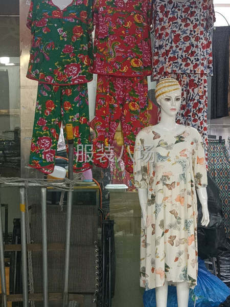 大量棉绸连衣裙，裤子，上衣，套服批发-第2张图片