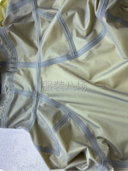 户外压胶服    滑雪服    冲锋衣    连体服-第2张图片
