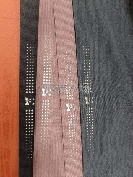 本工厂专做无缝衬衫贴合激光切割 镭射口袋加工，压花烫图激光冲-第1张图片
