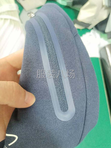 本工厂专做无缝衬衫贴合激光切割 镭射口袋加工，压花烫图激光冲-第3张图片