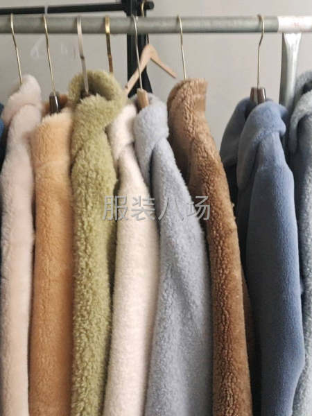 海寧服裝全品類供應(yīng)。線上線下均可-第1張圖片