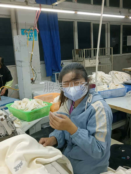 由于公司訂單大，現招熟練縫紉工10名小燙2名，薪資待遇如下，-第2張圖片