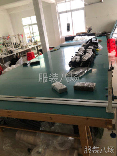 承接各种男女装童装清加工，裁剪，打版制样等！-第1张图片