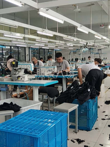我厂是自产自销男装生产羽绒服厂家-第2张图片