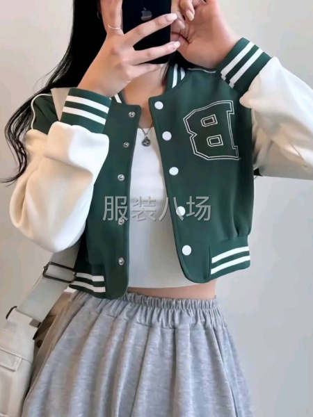 加絨拼色棒球服-第7張圖片