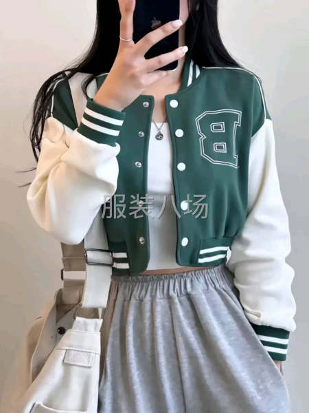 加绒拼色棒球服-第8张图片