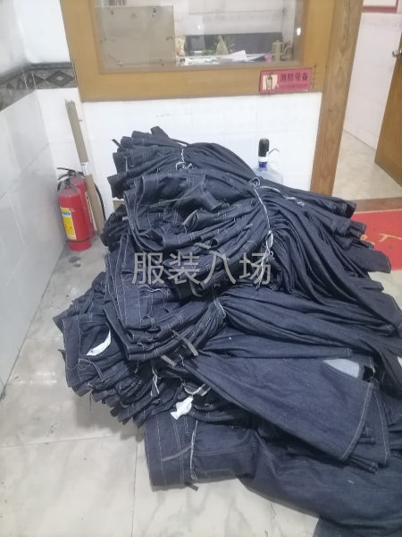 承接各种牛仔裤加工，中上等品质-第1张图片