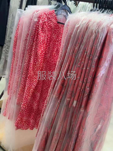 回收服装库存尾货-第3张图片