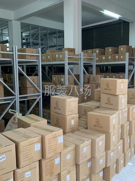 色线正价线，3500码2.9元。5600码白色3.7元。-第1张图片