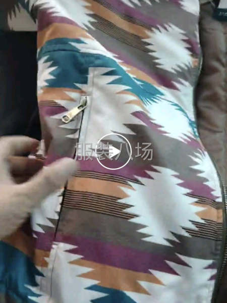 有100件棉服-第1张图片