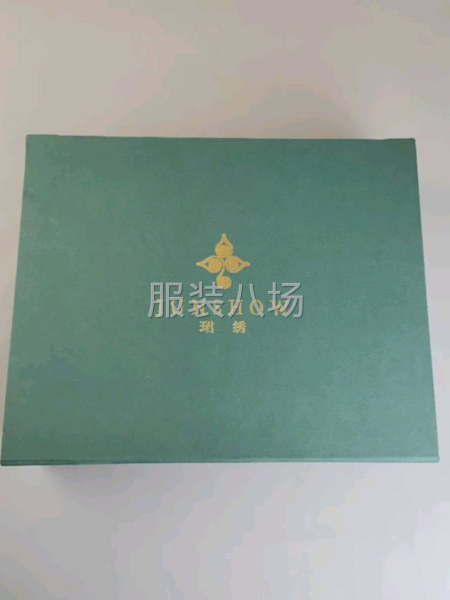 服装手提袋，包装盒，织唛，防尘袋辅料全套设计与定制-第4张图片