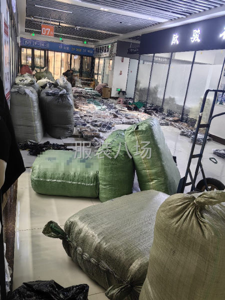 专业团队尾货男装 找货。专业承接性价比超高男装全品类货品-第1张图片