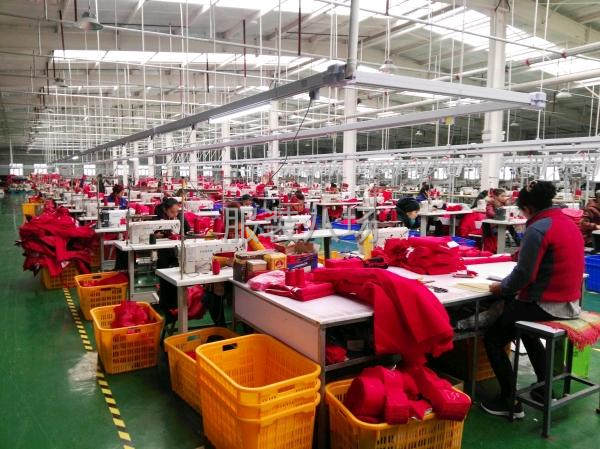 1. 《专业服装加工厂，诚接各类订单，品质保证》-第1张图片