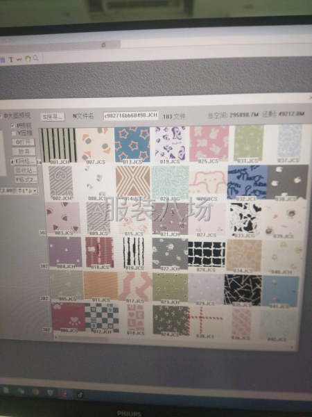 承接印花花型设计 画图画稿-第1张图片