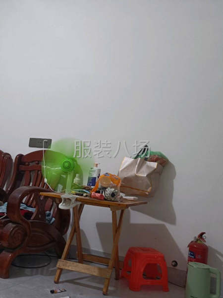 莫城东始村有一间住房出租，有空调热水器都有停车方便，电费一-第1张图片