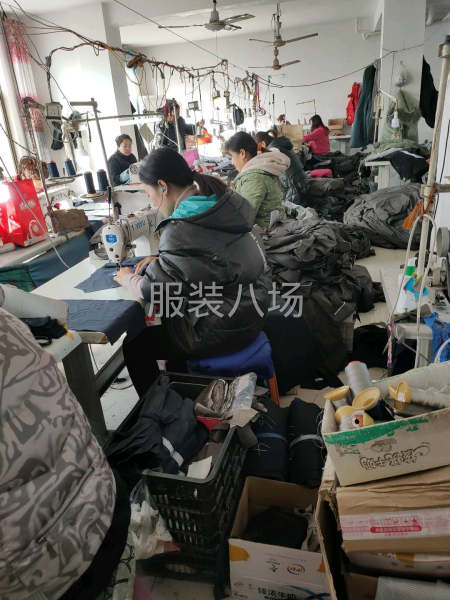 红运服装厂承接各种棉服羽绒服爬服加工-第1张图片