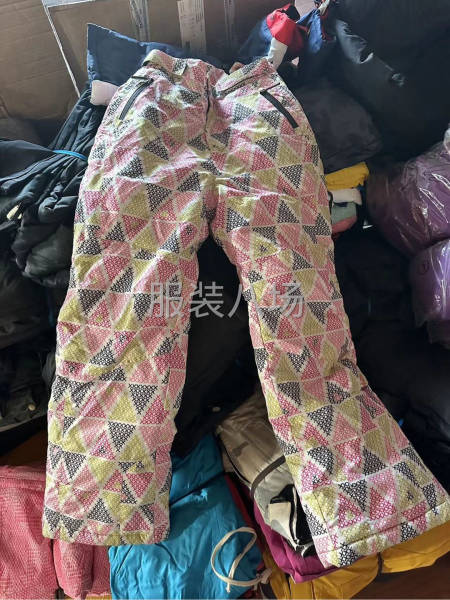 急清5000条滑雪裤-第1张图片