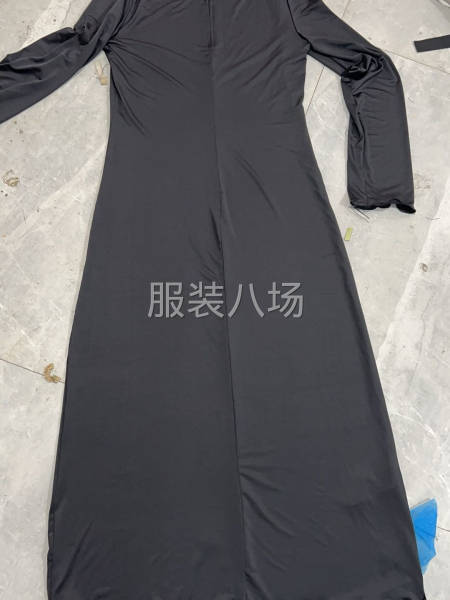 面料是四面弹的，最普通的裙子-第1张图片