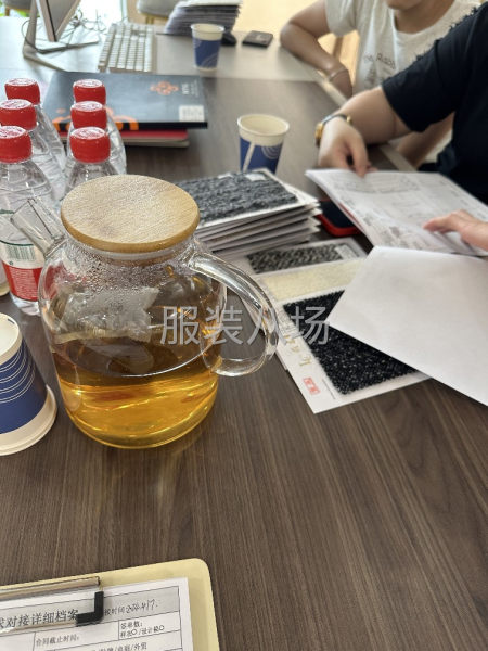 专注服装产品设计（商品企划定制方案、原创设计开发、成品样衣）-第1张图片
