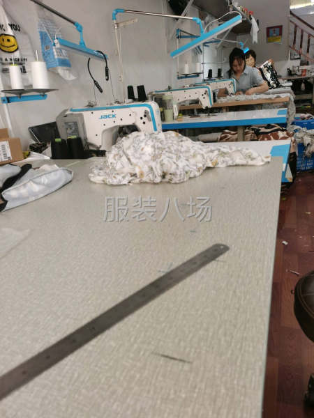 擅长西装外套羽绒服-第1张图片